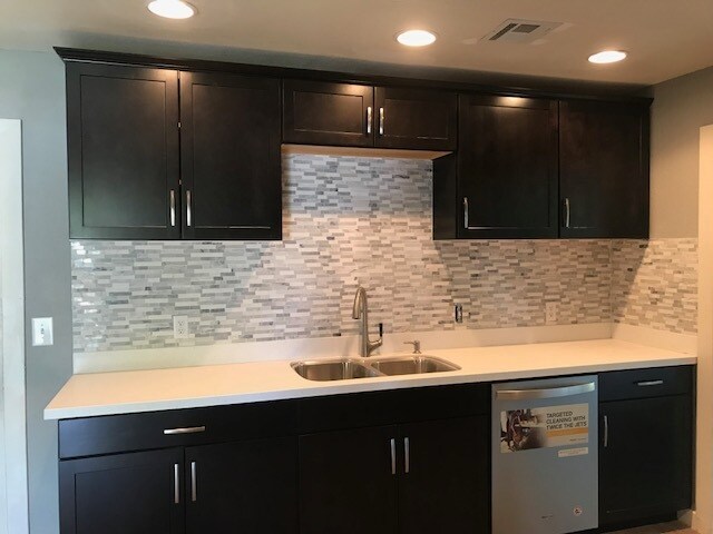 Building Photo - 1346 Dixie Ln