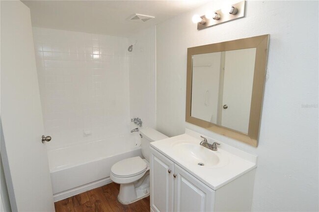 Building Photo - 8425 Cerro Cir