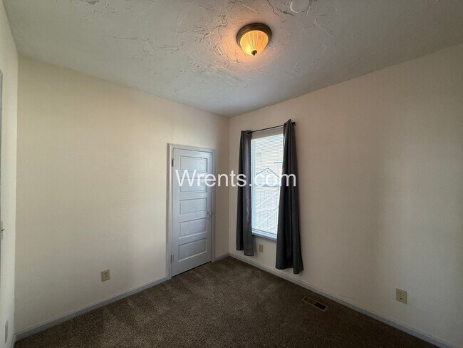 Building Photo - 1007 W Frederick Ave