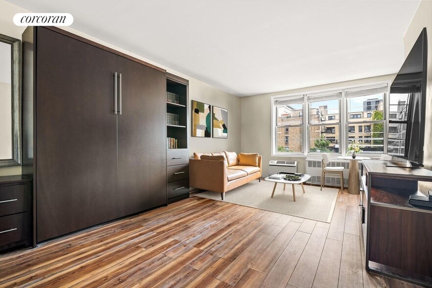 Primary Photo - 130 Hicks St