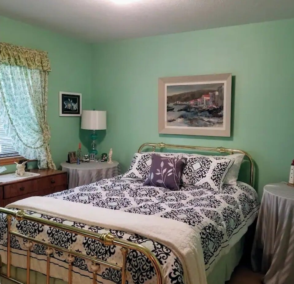 Bedroom #1 main floor - 11415 Leschi Cir