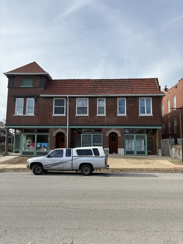 Building Photo - 3557 California Ave