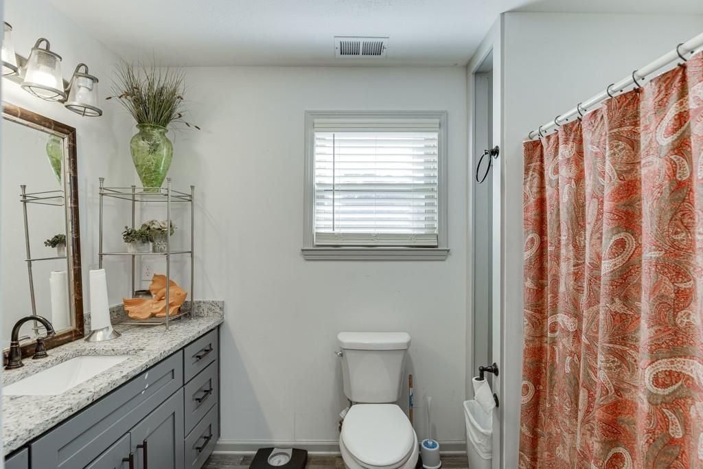 Building Photo - 1051 Gage Dr