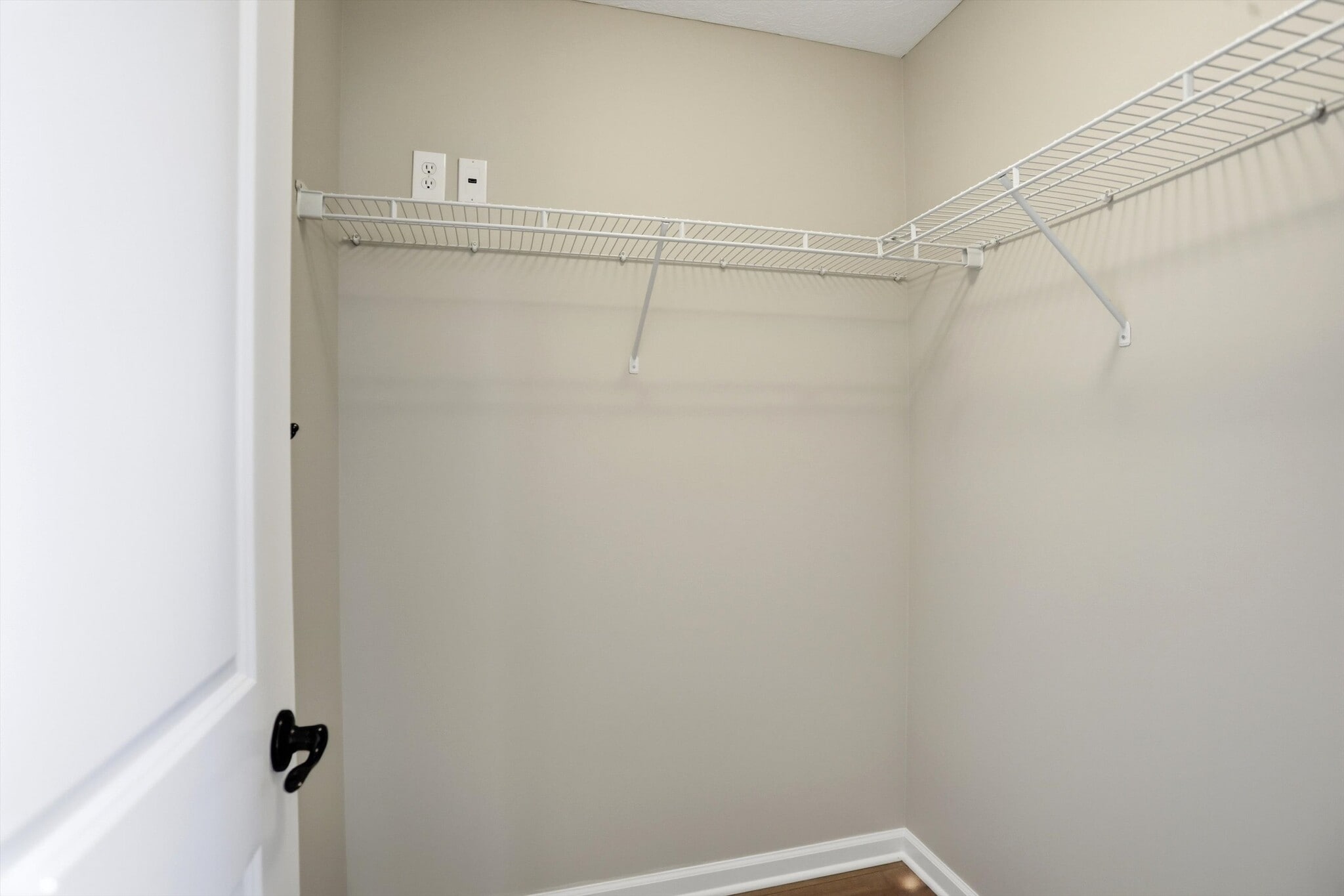 Building Photo - 5561 Wild Horse Dr