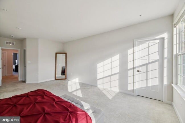 Building Photo - 10960 Presidential Pkwy