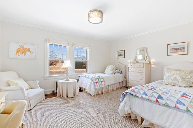 Building Photo - 16 Drew Ln