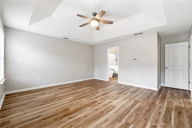 Building Photo - 2335 Winthrope Way Dr