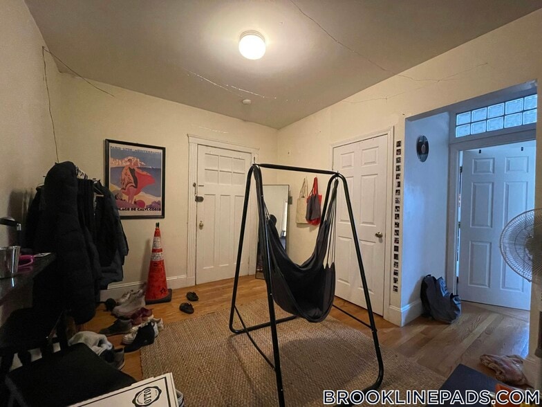 Building Photo - 62 Egmont St