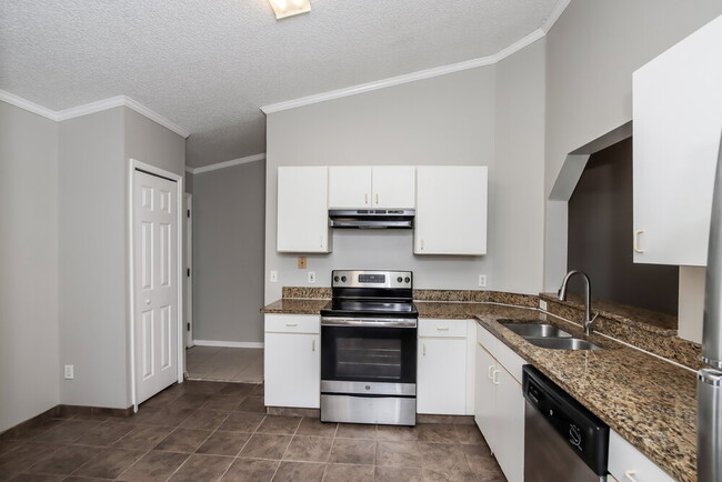 Building Photo - 108 Osceola Ave