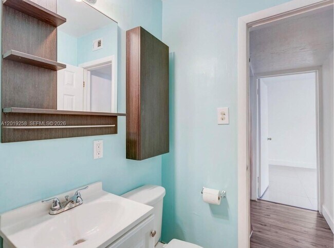 Building Photo - 9494 SW 39th St