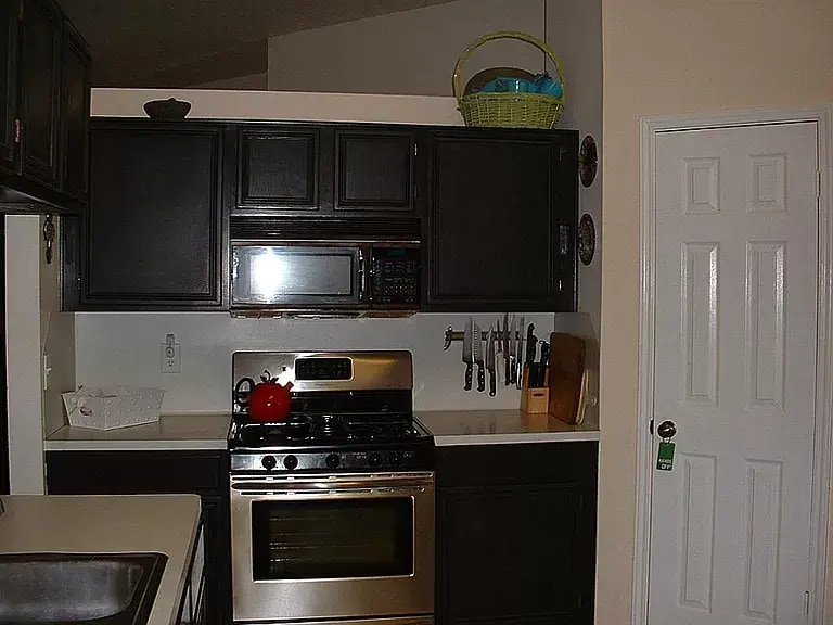 Building Photo - 2211 Dublin Dr