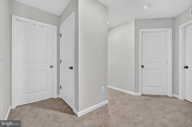 Building Photo - 3155 White Tail Dr