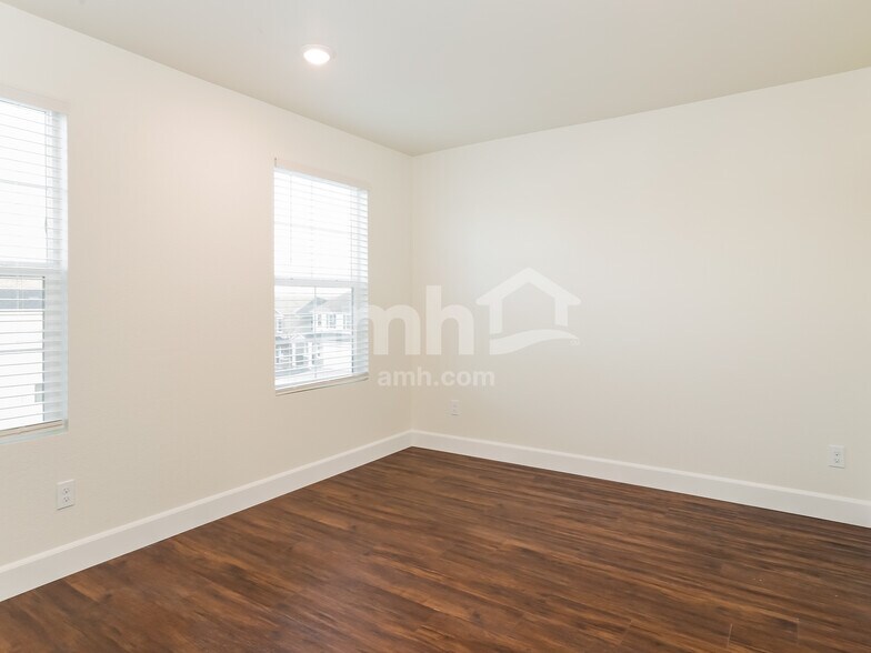 Building Photo - 1523 Inspiration Ln