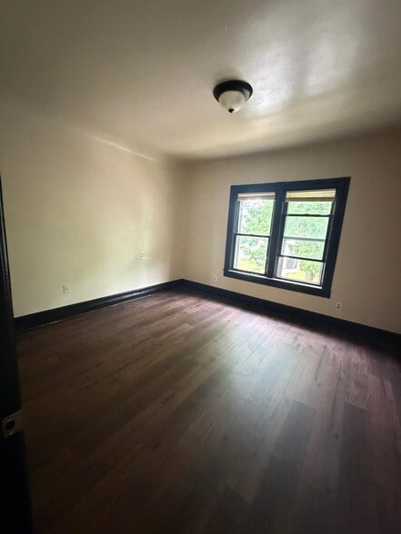 Building Photo - 2647 S 28th St
