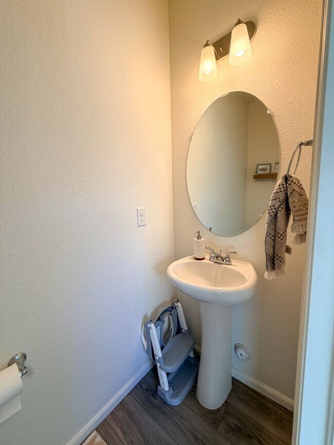 Building Photo - Beautiful Single Family Home | Aurora