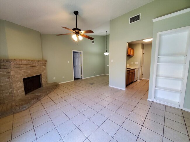Building Photo - 505 Greenlawn Blvd