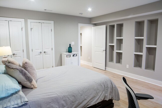 Building Photo - Stunning 1BR 1BA Lower Level in Spectacular Capitol Hill Townhome-Rent Incl Utilities