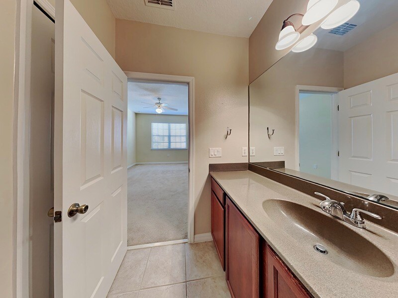 Building Photo - 3320 Windsor Lake Cir