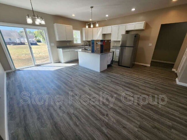 Building Photo - 1108 W Ewing St