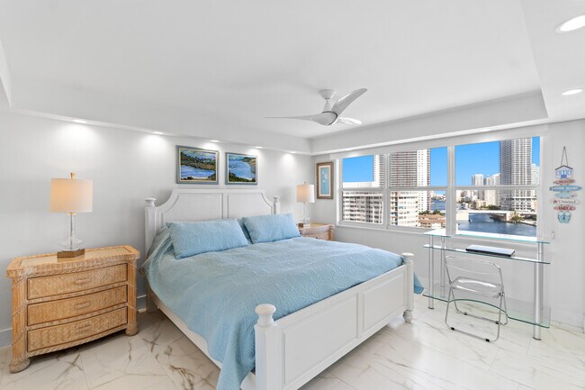 Building Photo - 121 Golden Isles Dr