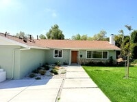 Building Photo - 10839 Fellows Ave