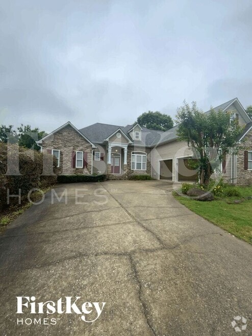 Building Photo - 33 Roberson Dr