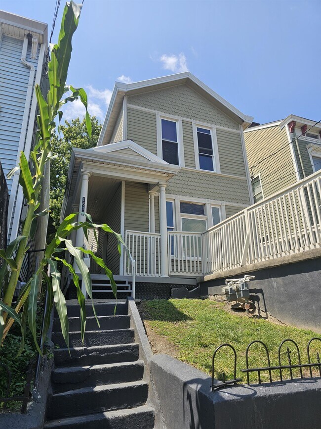 Building Photo - 1611 Garrard St