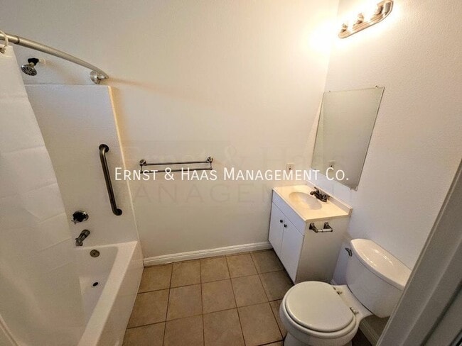 Building Photo - 6673 N Hammond Ave