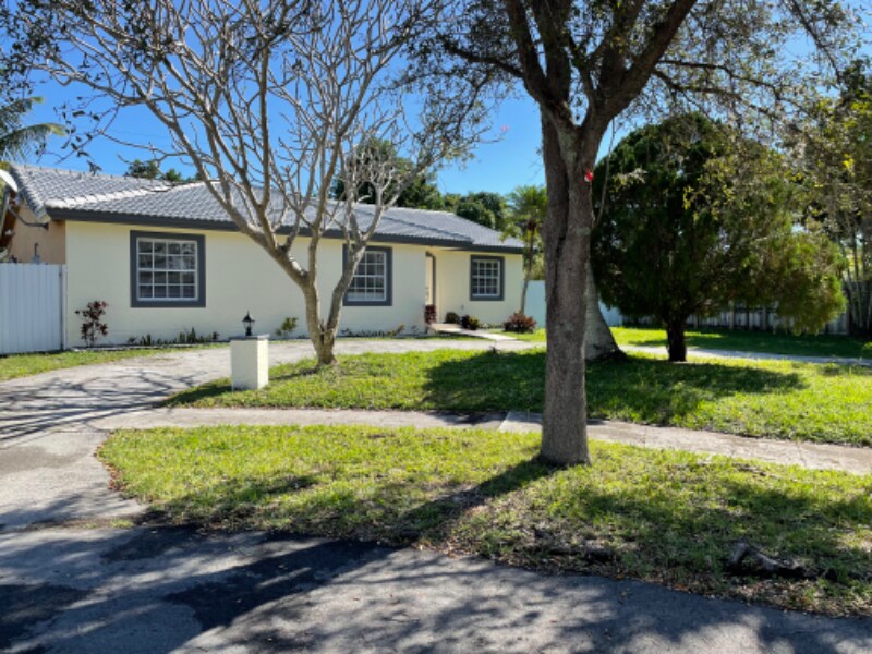 Building Photo - 9140 SW 169th Terrace