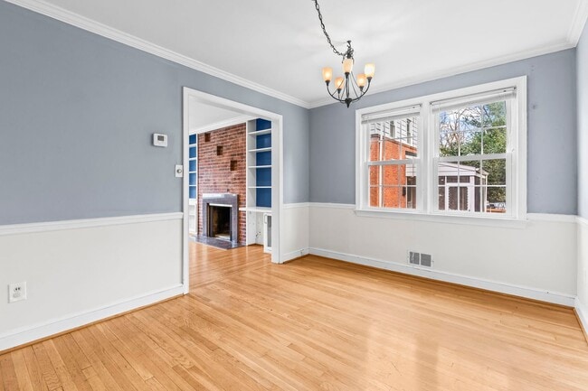 Building Photo - Charming 3-Bedroom Home in Silver Spring