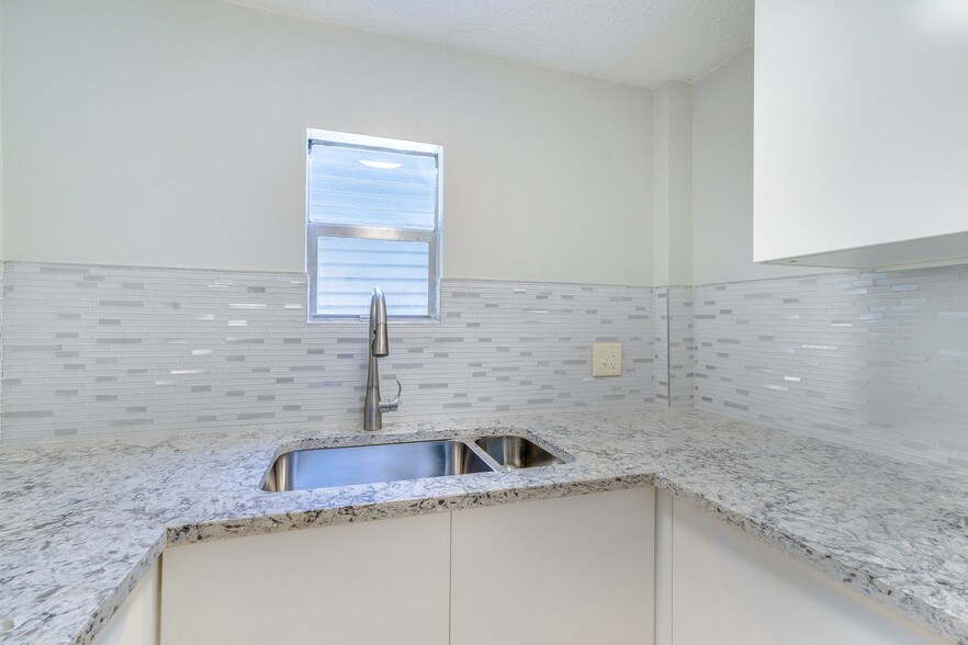 Building Photo - 3315 W Empedrado St
