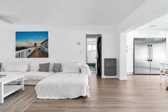 Building Photo - 2233 SE 15th St