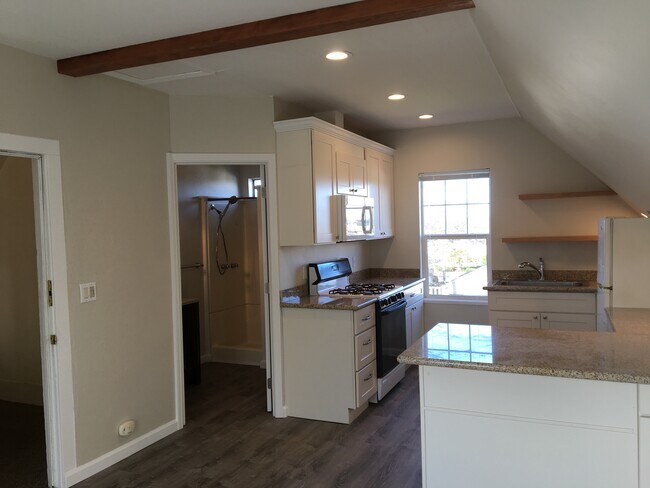 Building Photo - Cityscape Cottages