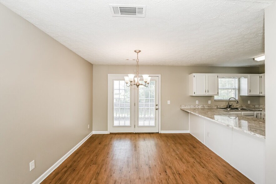 Building Photo - 207 Fairfield Dr