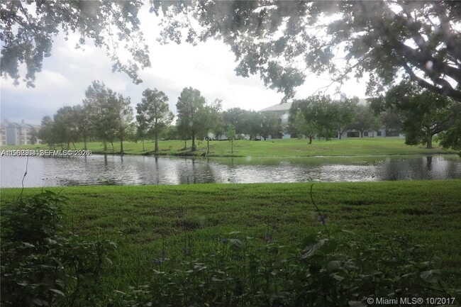 Building Photo - 9235 Lagoon Pl