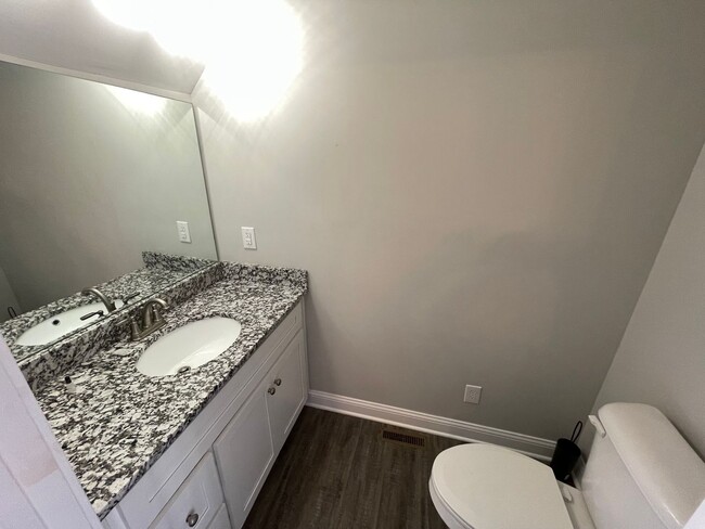 Building Photo - Perfect Condo Home For Lease