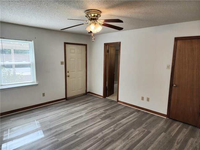 Building Photo - 3381 Woodard Dr