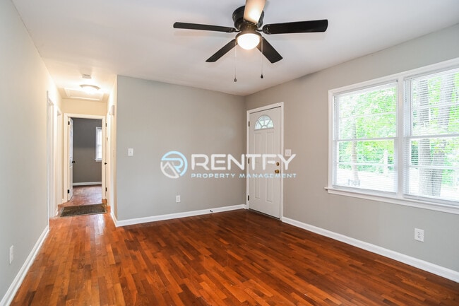 Building Photo - 2731 Bradford St