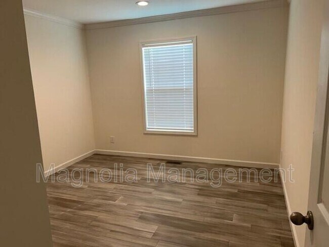 Building Photo - 3200 Bobbitt Rd