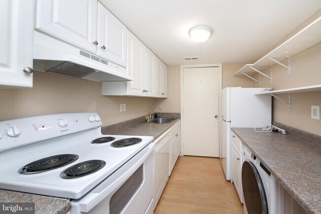 Building Photo - 159 Oberlin Terrace