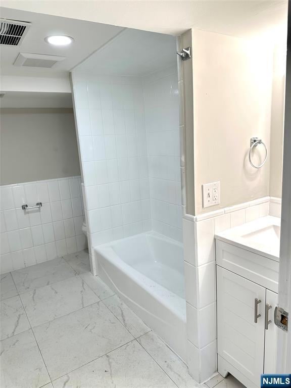 Building Photo - 41 Woods Ave