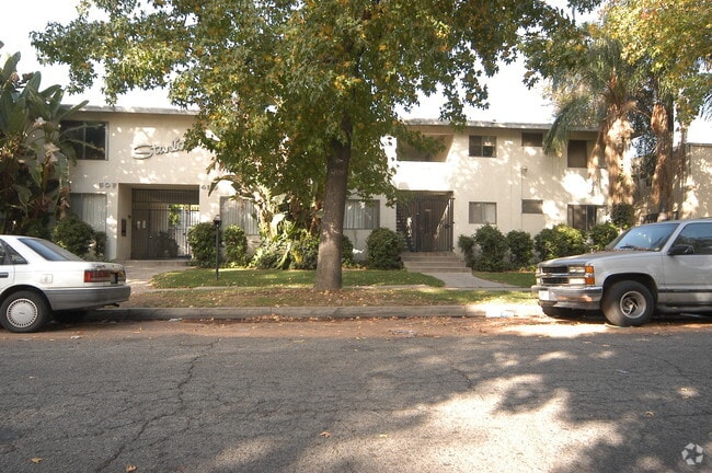 Building Photo - Starlite Apartments