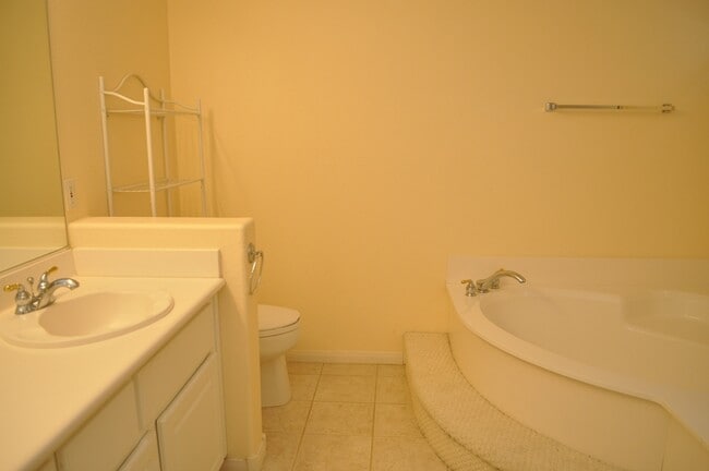 Building Photo - Lovely Single Story Home in Silverado Cany...