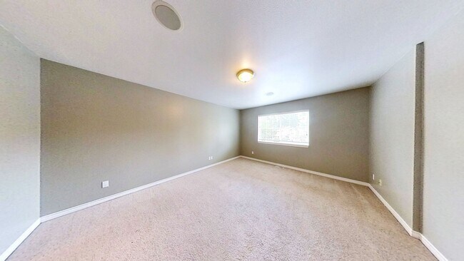 Building Photo - RENT SPECIAL! $500 OFF OF FIRST MONTH! 3 Bedroom, 2.5 Bath in the Cordata/Meridian Area!