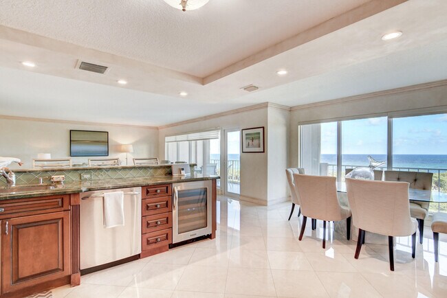 Building Photo - 4301 N Ocean Blvd