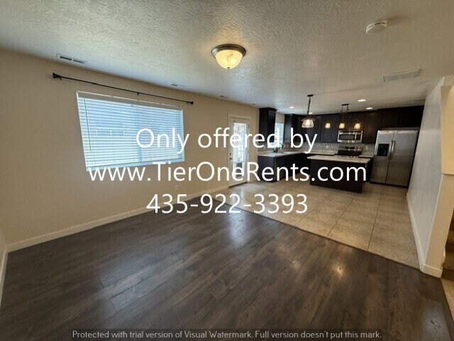 Building Photo - NO DEPOSIT option available for qualified renters!
