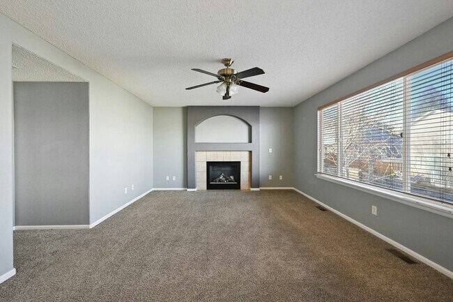Building Photo - 5633 S Yakima St