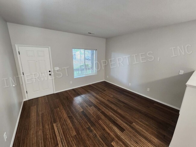 Building Photo - Super Cute 3+ Bd 2ba Ranch Style Home With...