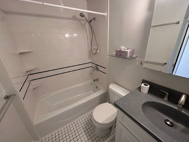 Building Photo - 36 Undine Rd