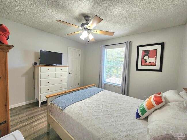 Building Photo - 589 Bobwhite Pl